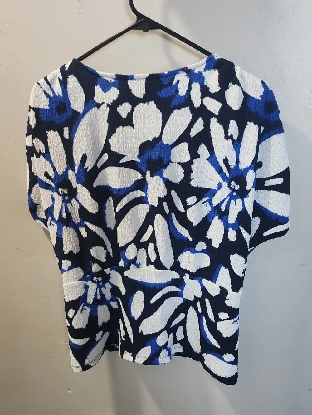 LOFT Navy Blue White Floral V-Neck Top